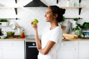 Quer saber a carreira de nutricionista? Saiba como é o curso de nutrição a profissão, as possibilidades de carreira e o mercado de trabalho.