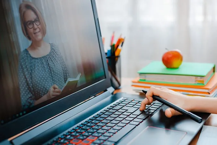 Pesquisa acadêmica para novas abordagens terapêuticas e intervenções no campo da psicologia.